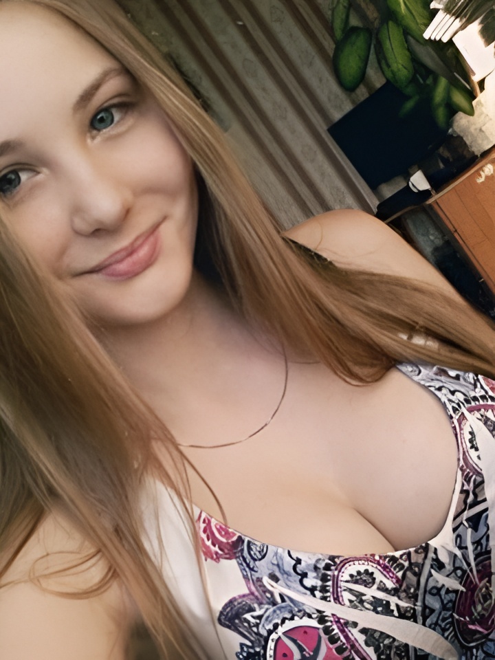 Элеонора привлекальеная девушка из Комсомольска-на-амуре цена от 2500 руб