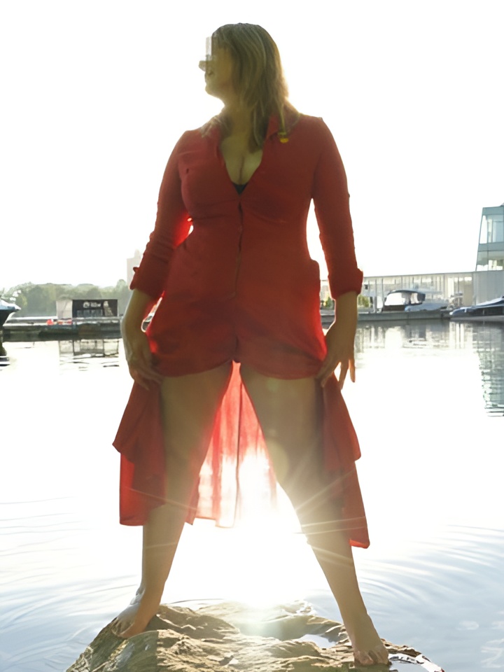 Летиция привлекальеная девушка из Комсомольска-на-амуре цена от 2500 руб