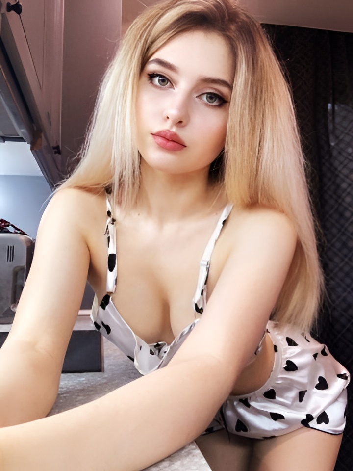 Надя привлекальеная девушка из Комсомольска-на-амуре цена от 10000 руб