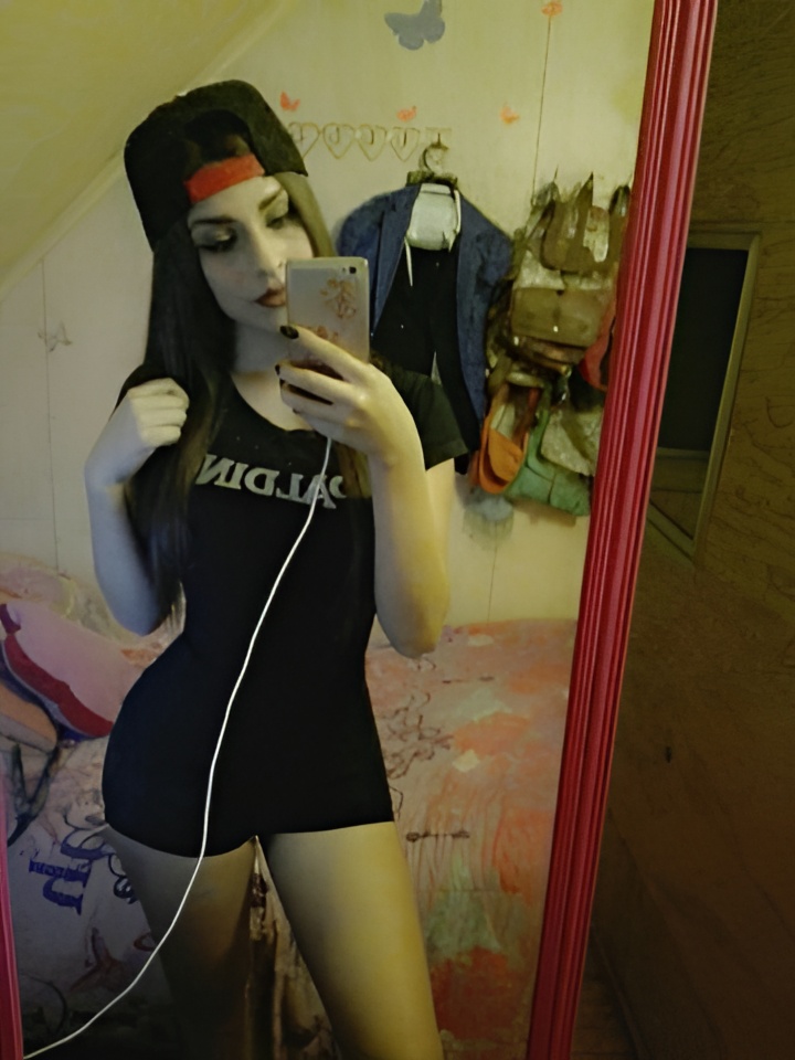 Рената привлекальеная девушка из Комсомольска-на-амуре цена от 10000 руб