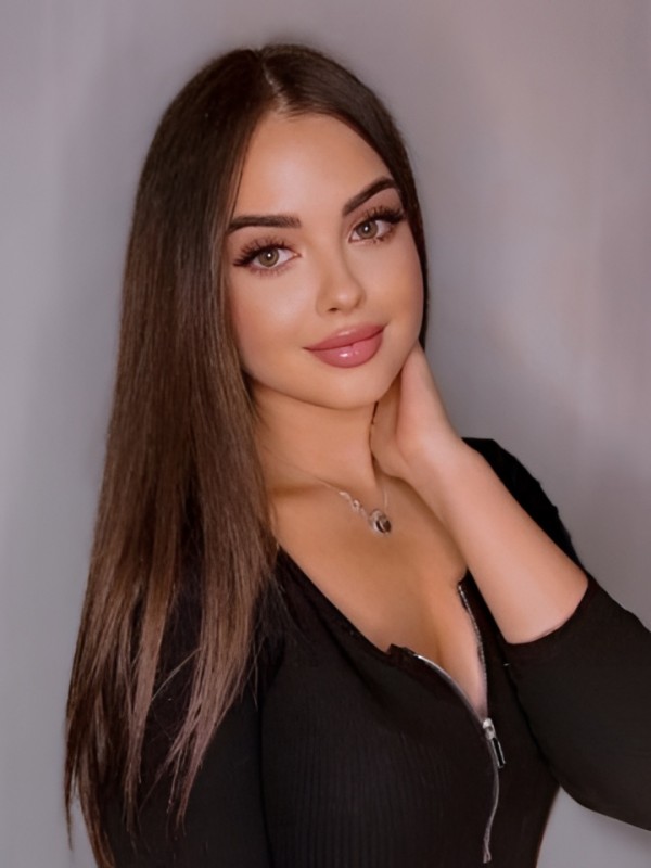 Арнелла привлекательная девушка из Комсомольска-на-амуре цена от 1500 руб